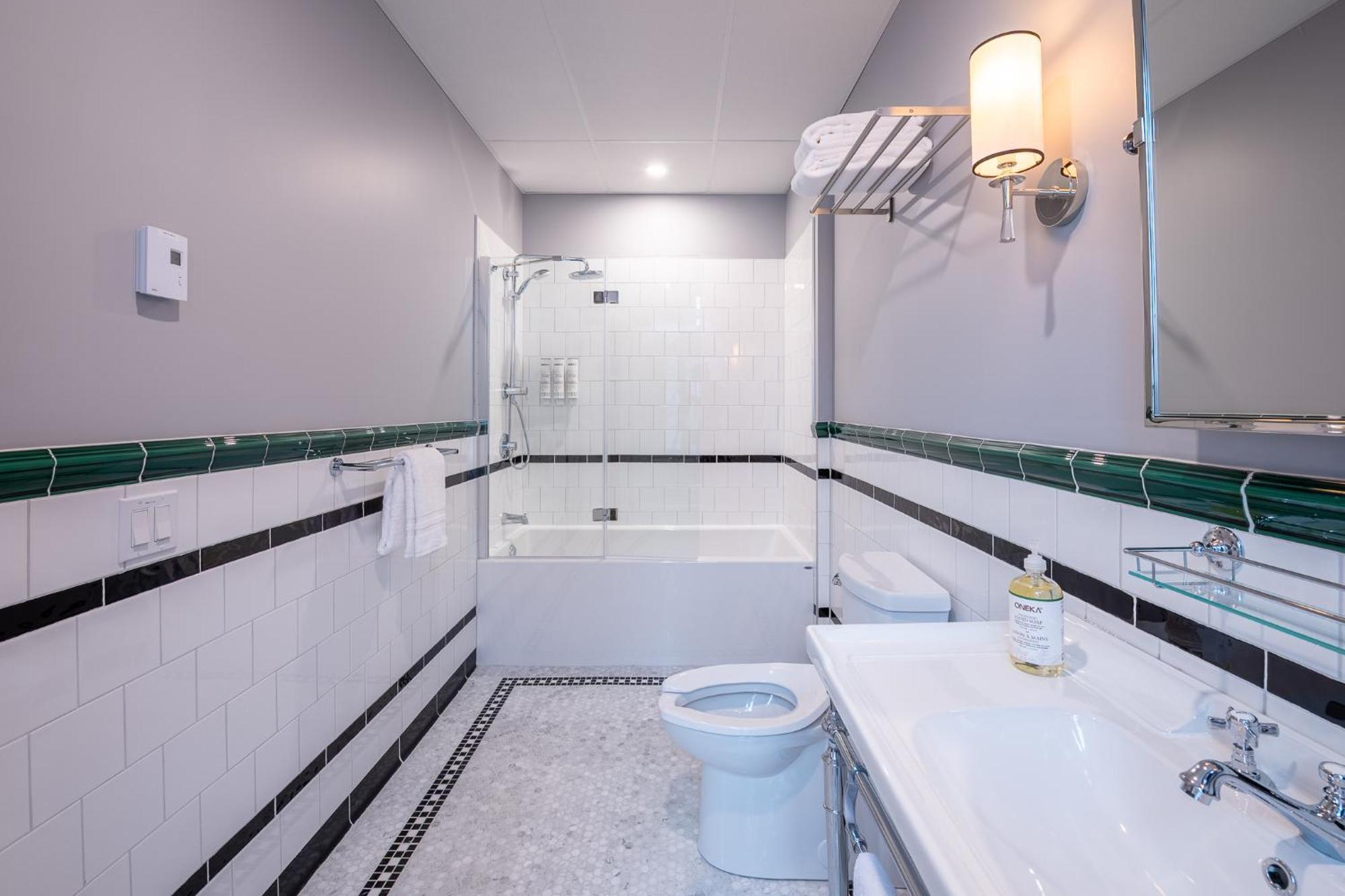 Hotel Acadia 3*